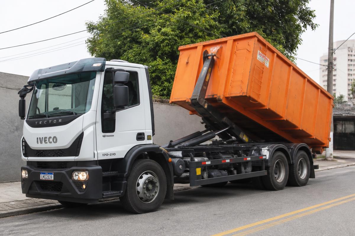 Caçamba disponível para locação em Teresina